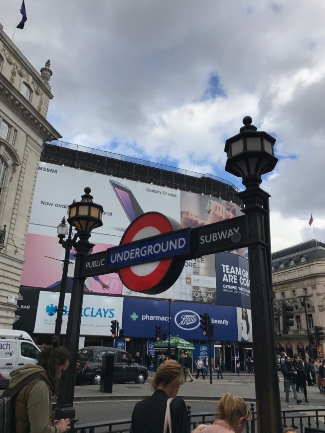 Lugar Piccadilly Circus