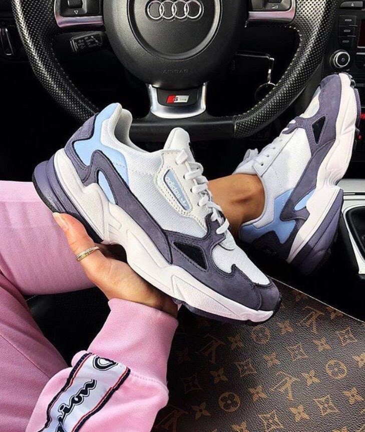 Moda Adidas falcon 