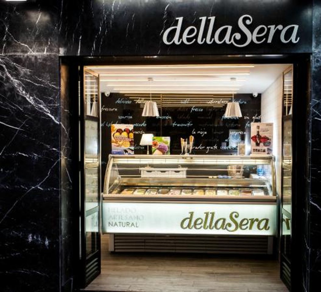 Restaurantes Heladería dellaSera Helado Natural