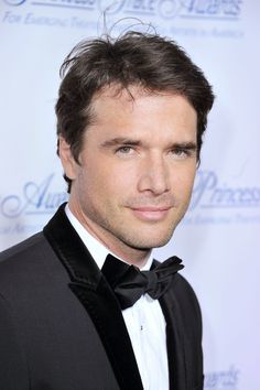 Moda Matthew Settle