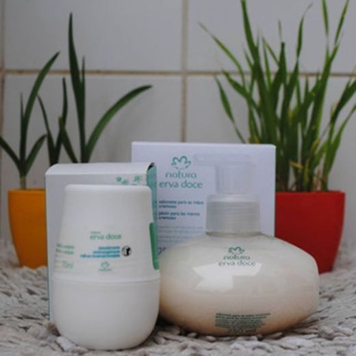 Jabón líquido y desodorante Natura