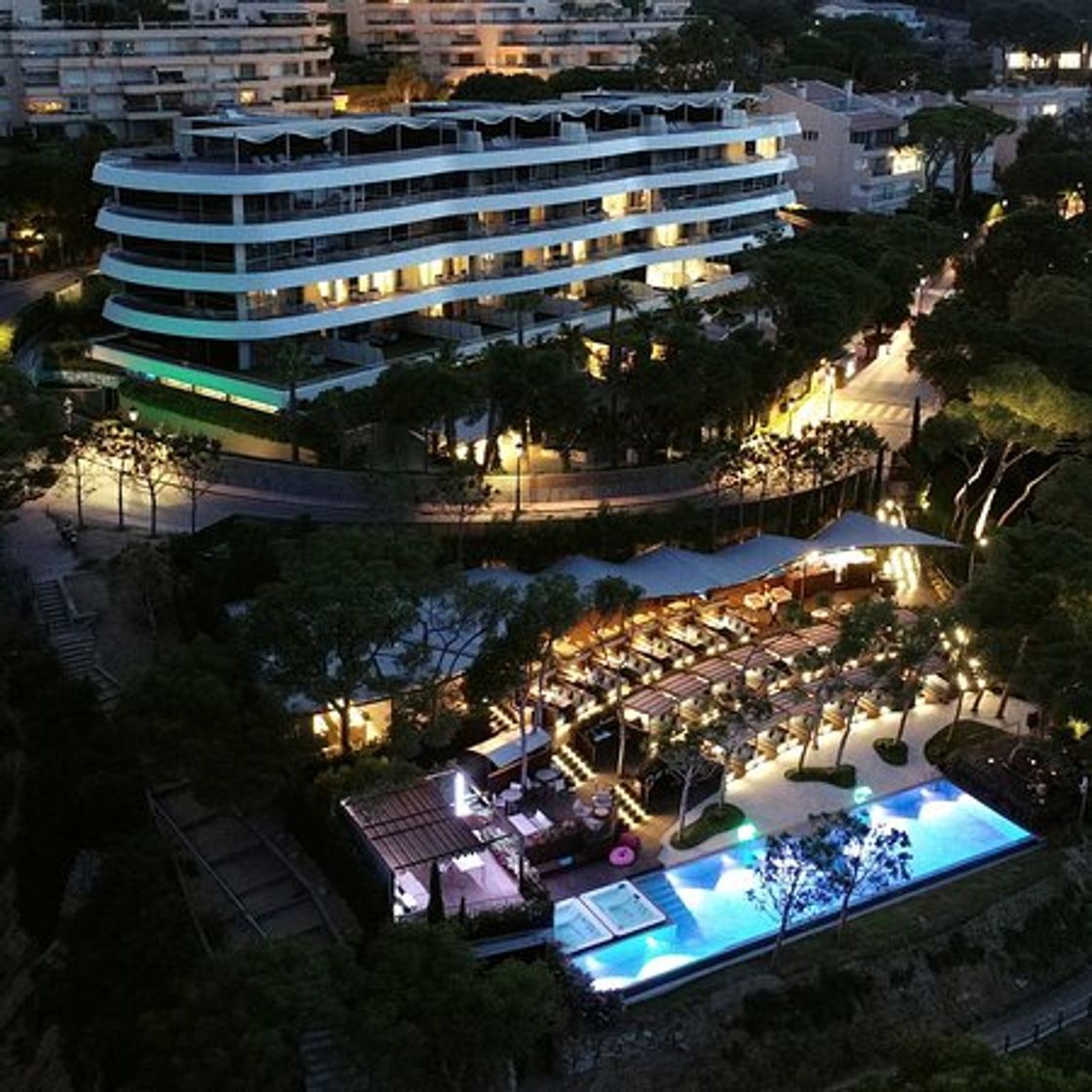 Lugar Alàbriga Hotel & Home Suites 5* GL