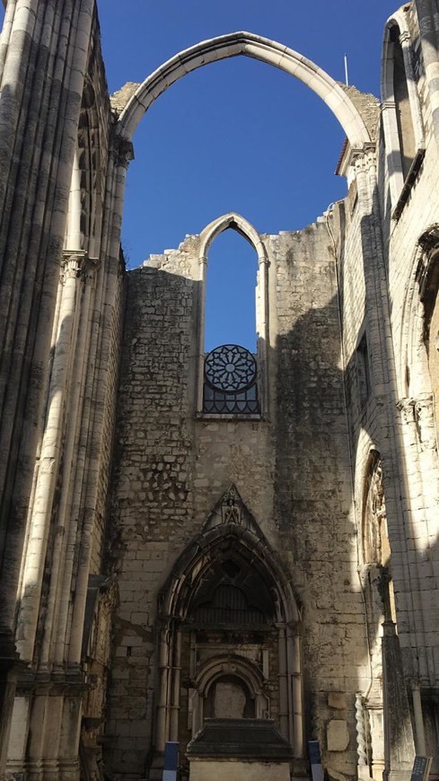 Lugar Convento do Carmo