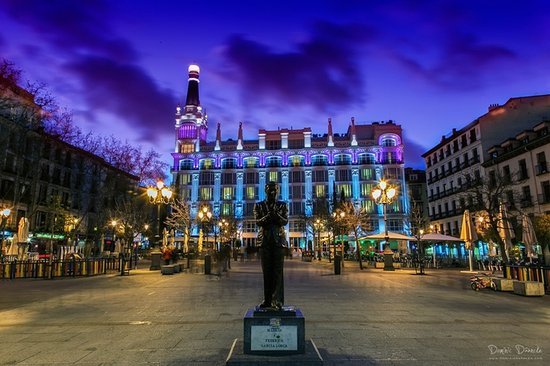 Place Plaza de Santa Ana