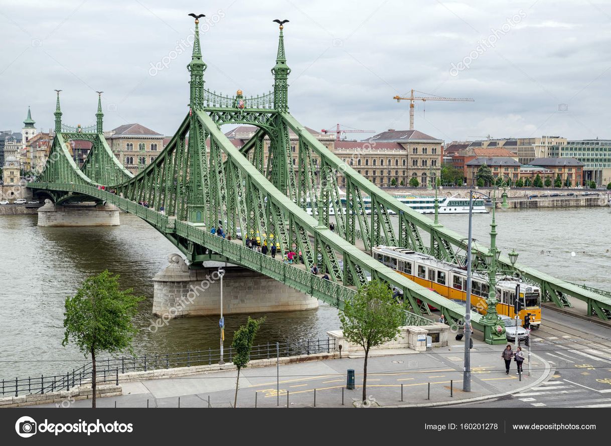 Place Puente de la Libertad