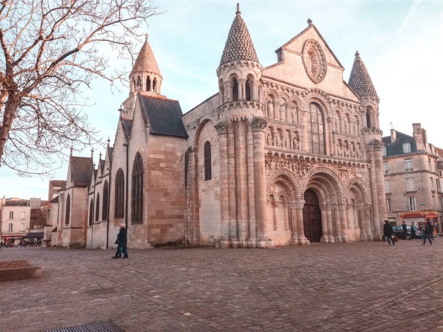 Place Notre-Dame de la Garde