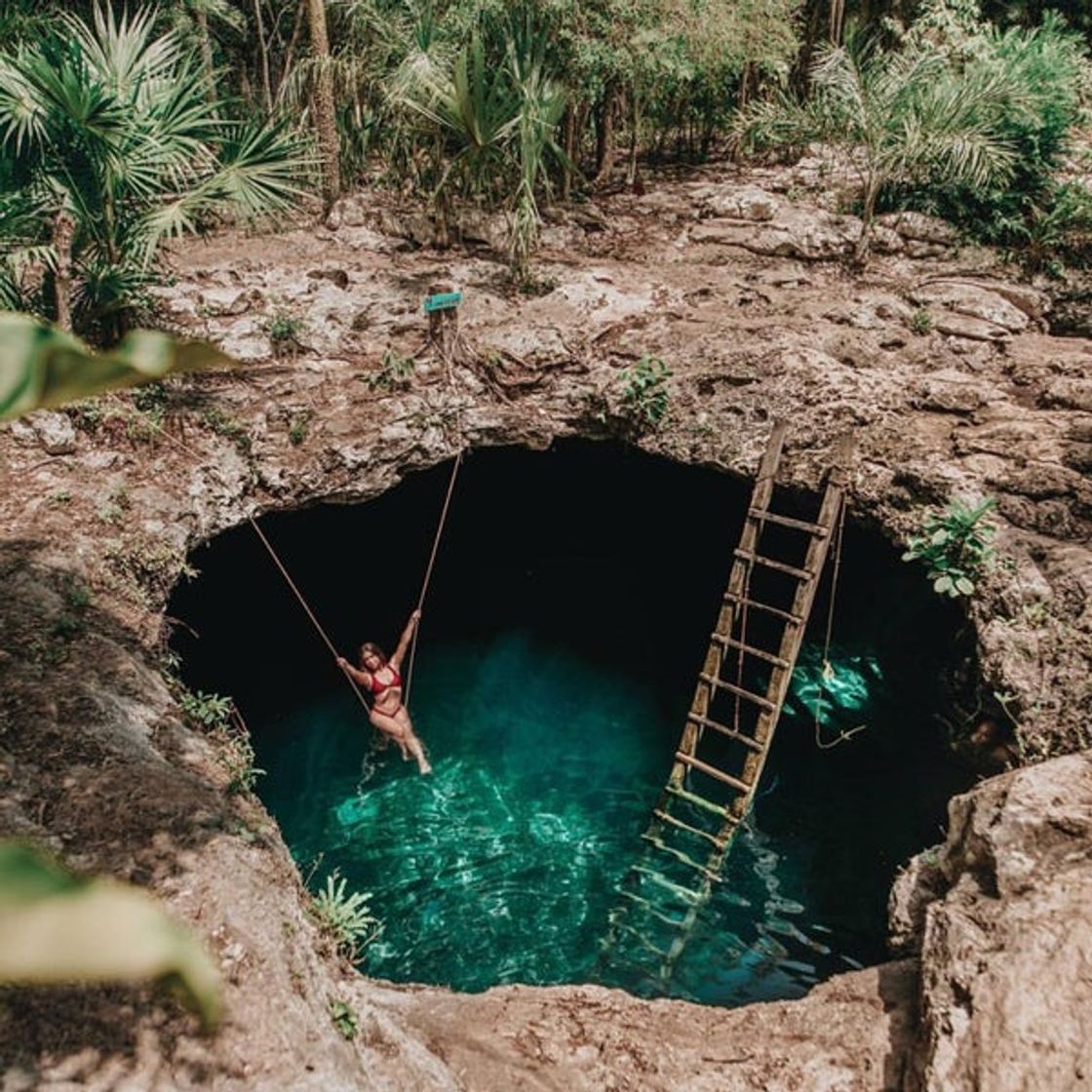 Lugar Cenote Calavera