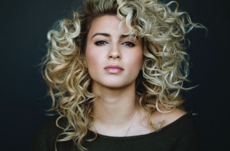 Fashion Tori Kelly