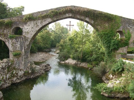Roman bridge in Cangas de Onis
