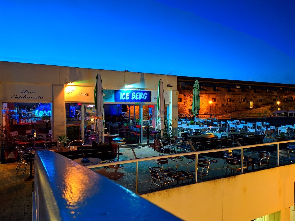 Lugar Iceberg Bar Cascais Karaoke Dj