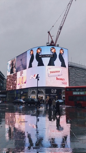 Piccadilly Circus