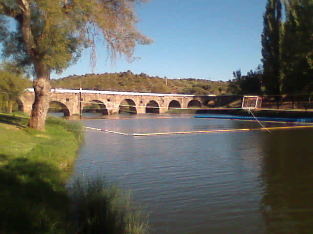 Praia fluvial de Fronteira