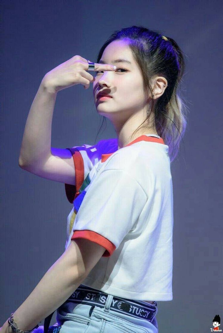 Moda Dahyun sendo muito carinhosa 🙄✋🏻