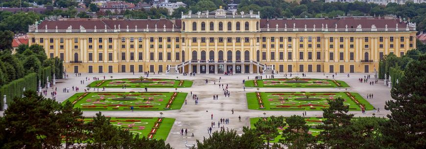 Place Schönbrunn Palace