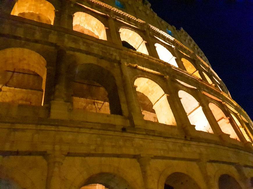 Lugar Coliseo de Roma