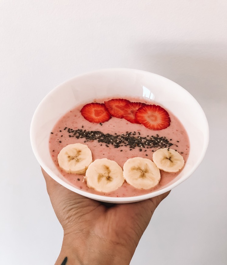 Moda Smoothie Bowl de Morango e Banana 🍓🍌 