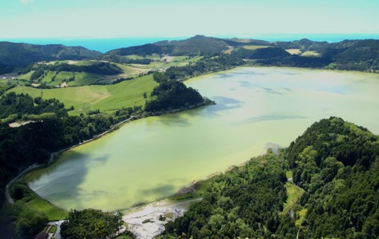 Place Furnas Lake