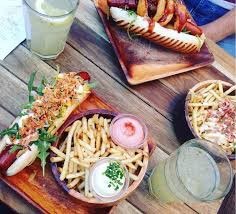 Restaurants Frankie Hot Dogs . 🤤