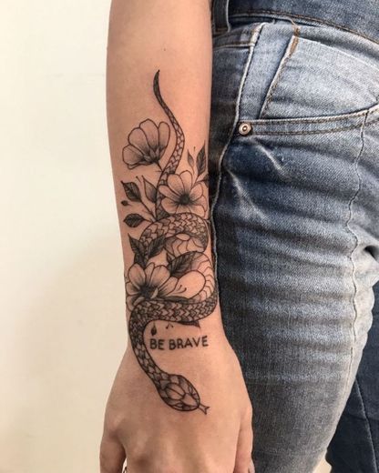 Tatuagem cobra - pulso 