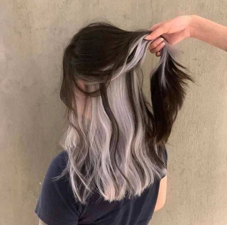 Fashion Olhas essa mechas platinada 😍