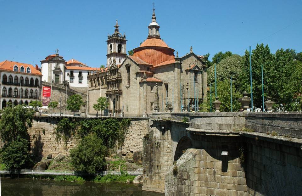 Place Mosteiro de S. Gonçalo