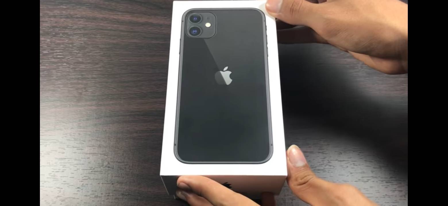 Moda Unboxing iPhone 11 Black 