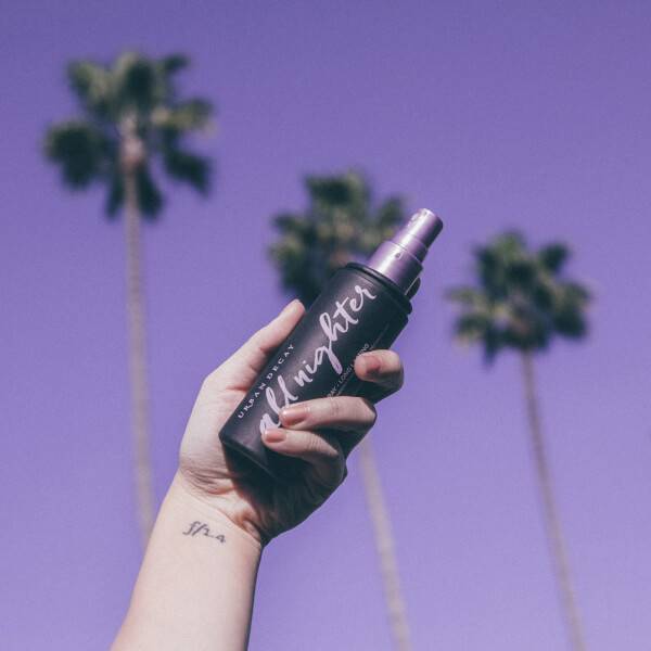 Social Setting spray Urban Decay All Nighter 