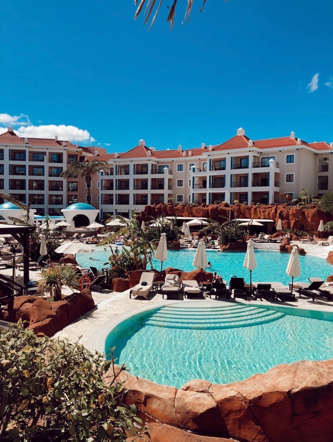 Lugar Hilton Vilamoura As Cascatas Golf Resort & Spa
