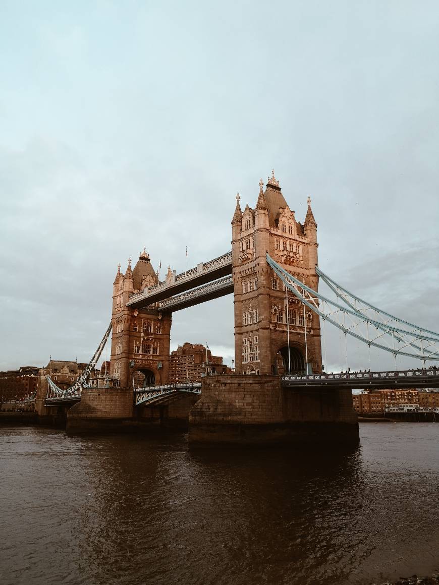 Lugar Tower Bridge