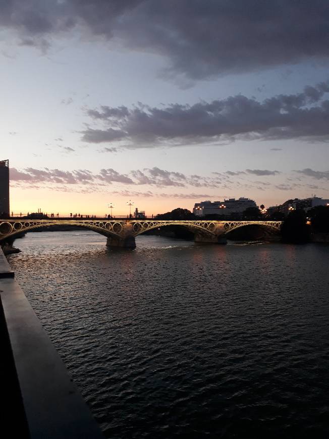 Place Puente de Triana