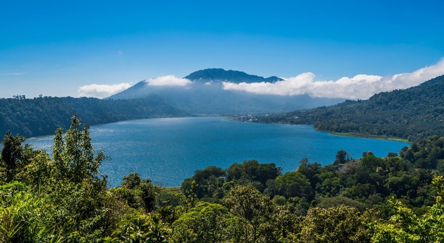 Places Danau Buyan