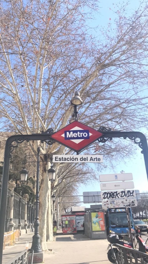 Lugar Metro