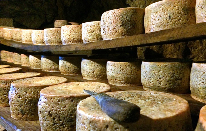 Place Cueva del Queso de Cabrales