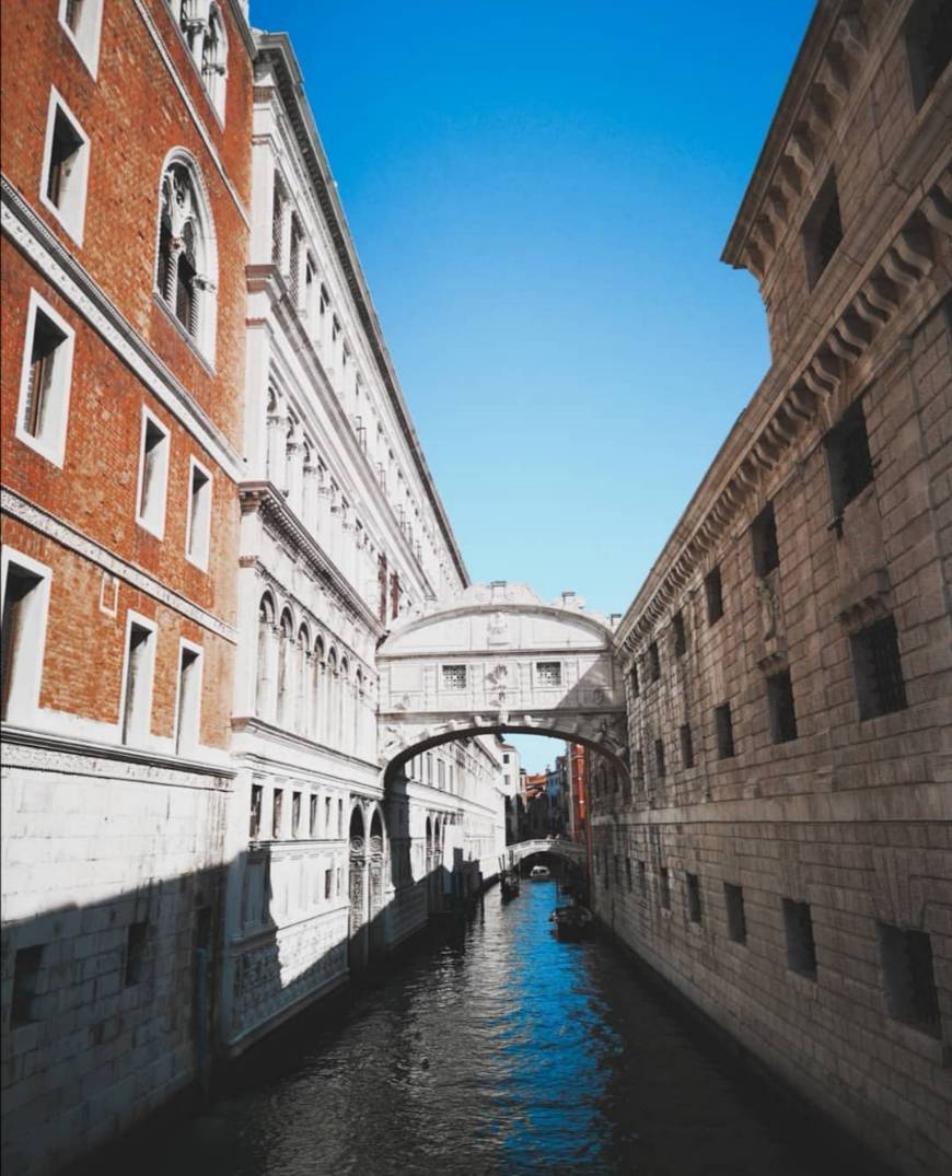 Place Puente de Los Suspiros