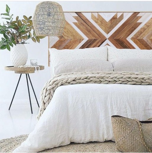 Bed headboard