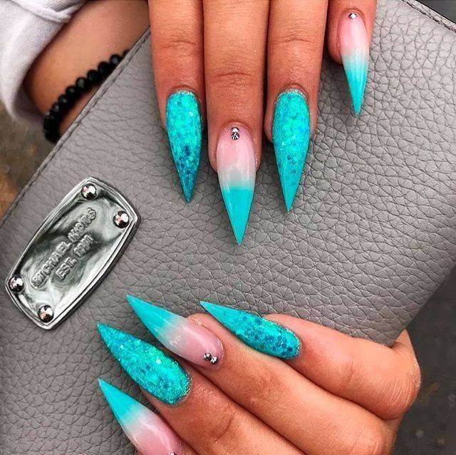 Moda Blue Nails 