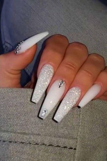 White nails 