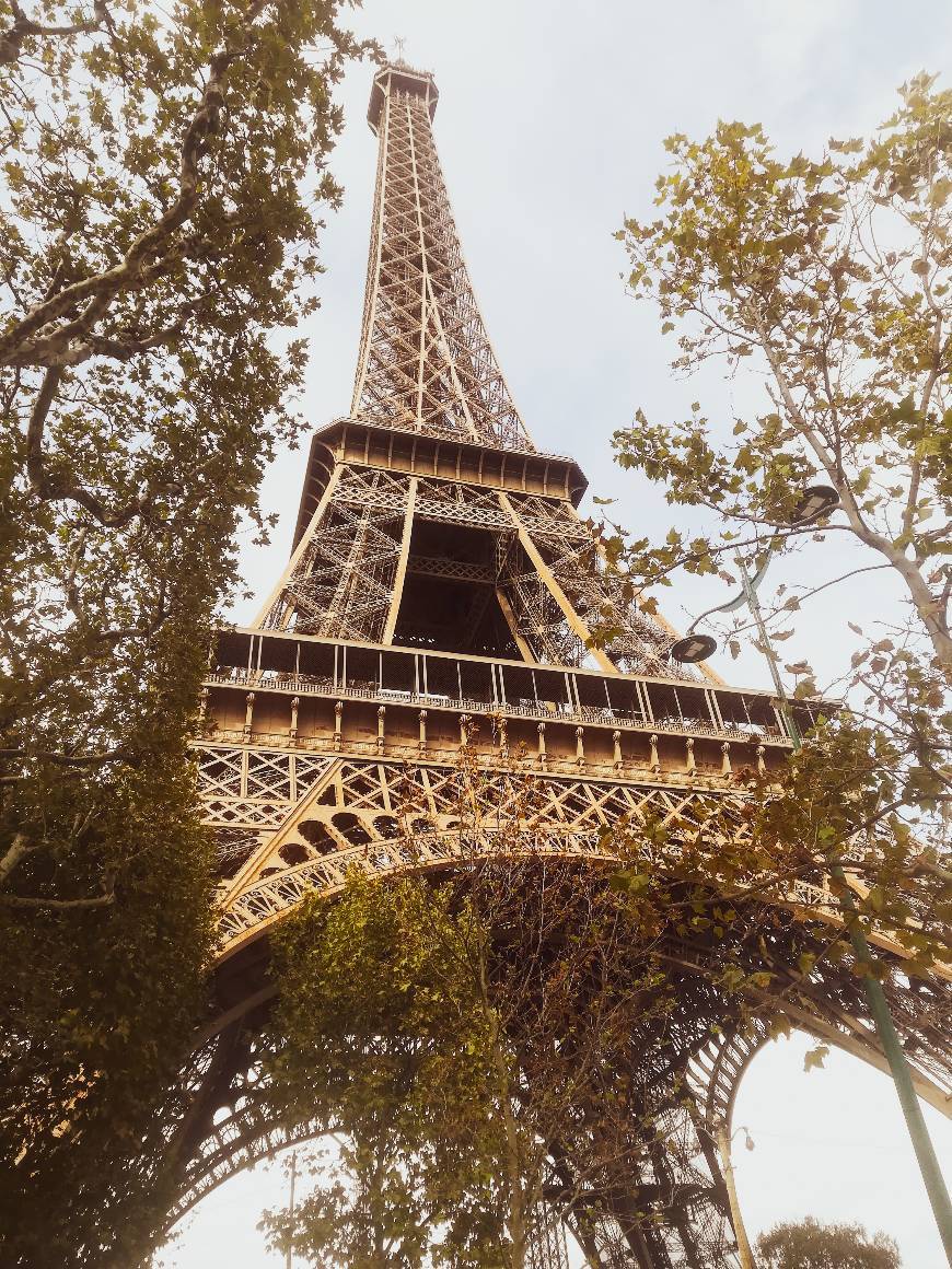 Place Torre Eiffel