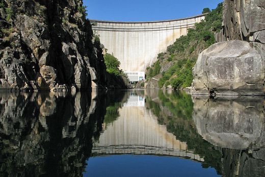 Barragem Dam