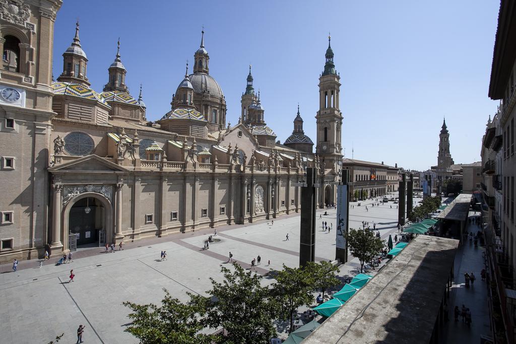 Place Plaza del Pilar