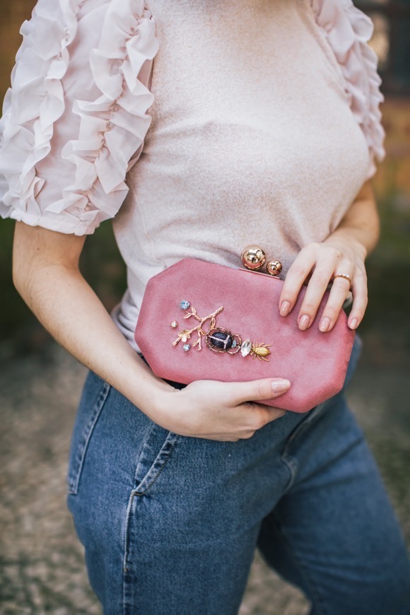 Social Clutch Sentinel