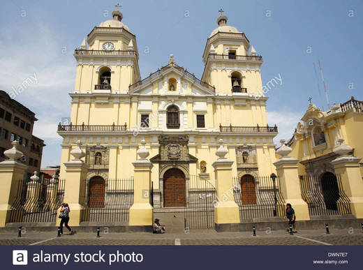 Basílica y Convento de San Pedro