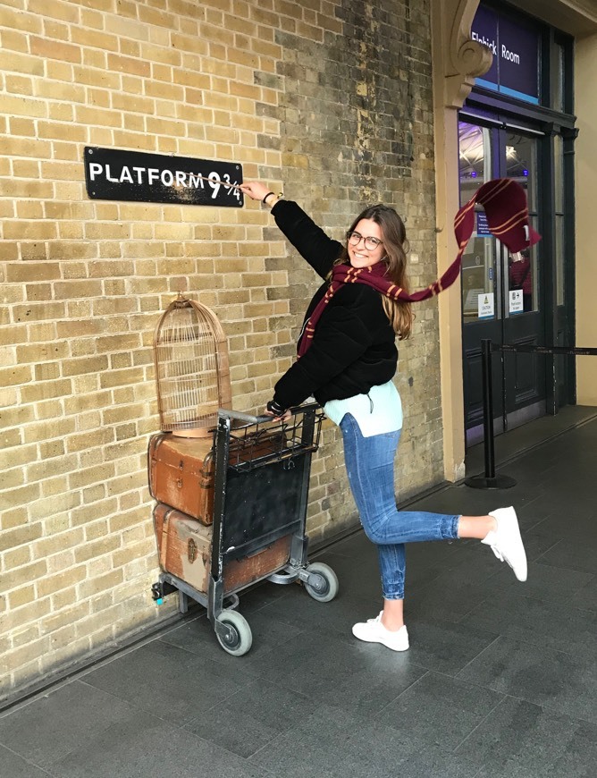 Place The Harry Potter Shop at Platform 9¾