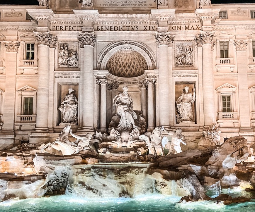 Place Fontana di Trevi