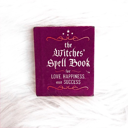 Witches' spell book 🔮