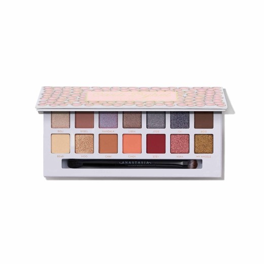 Carli Bybel Eyeshadow Palette...