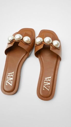 Sandálias com pérolas- Zara