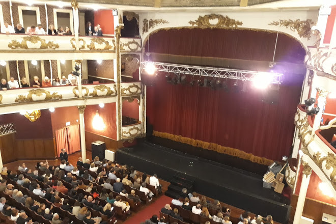 Place Teatro Sá da Bandeira