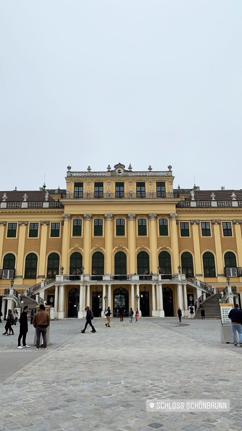 Place Schönbrunn Palace