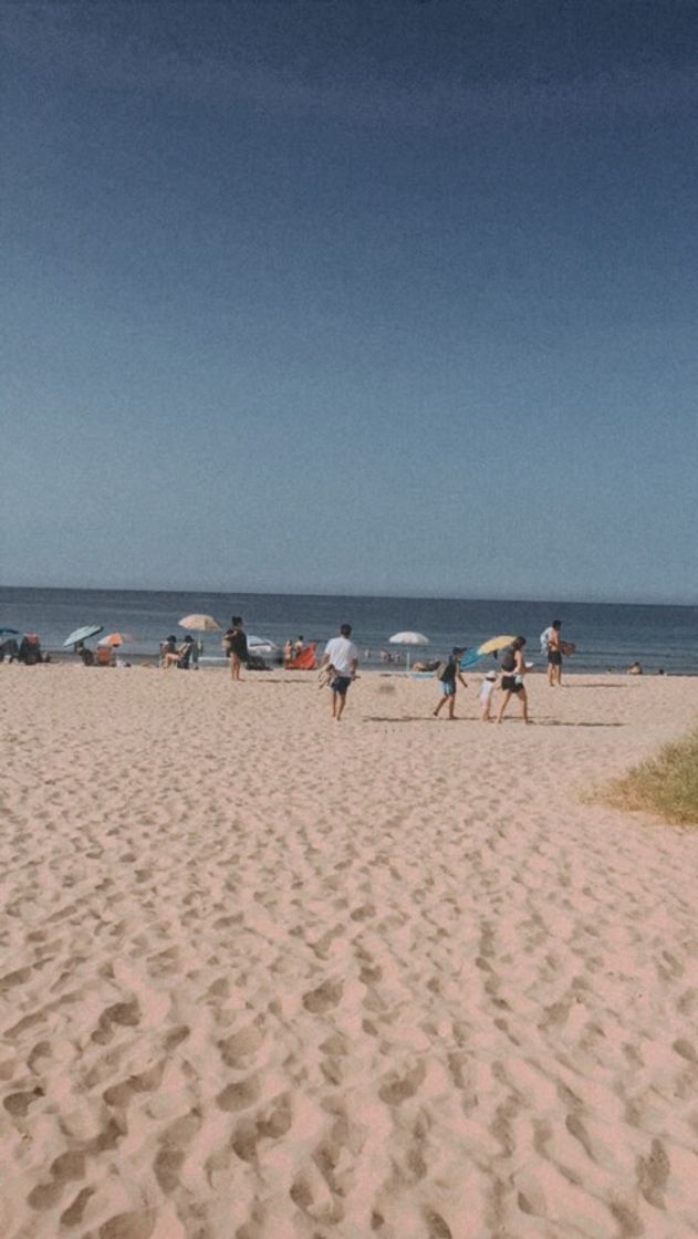 Place Praia dos Tres Irmaos